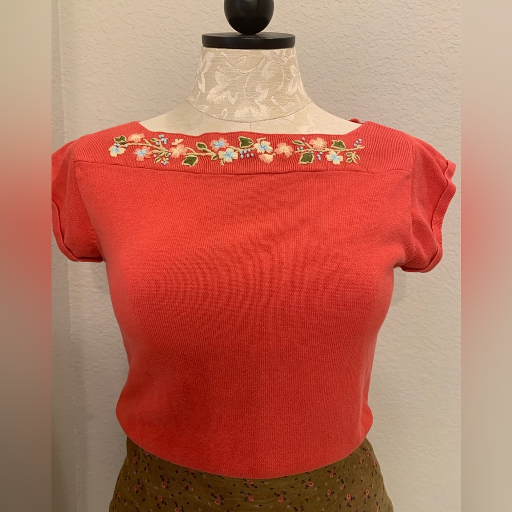 Coral/orange retro knit top with embroidery